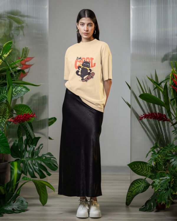 WOMEN OVERSIZED GRAPHIC TEE-BEIGE
