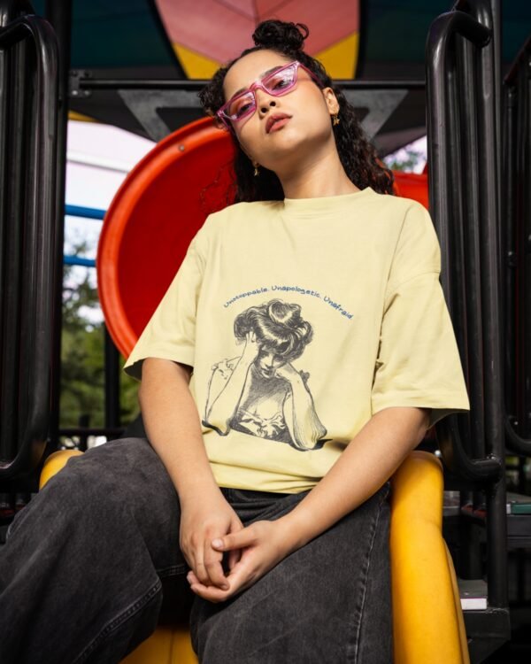 WOMEN UNSTOPABLE OVERSIZED TEE – BEIGE/WHITE